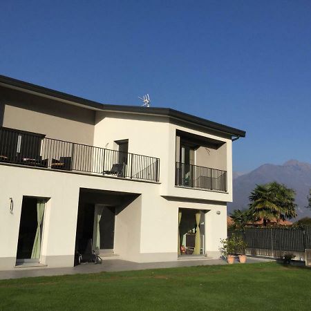 White House Lucia Villa Colico Bagian luar foto
